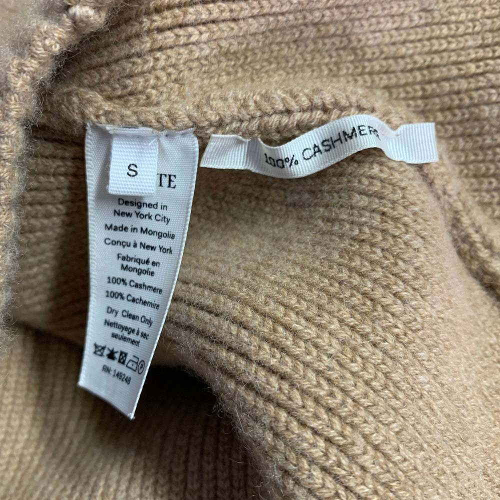 KHAITE Scarlet Beige Cashmere Two Pockets V-Neck Cardigan - Picture 6 of 6
